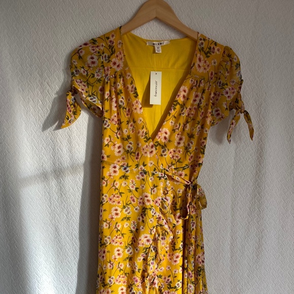 Francesca's /Miami Dresses & Skirts - NWT yellow floral dress